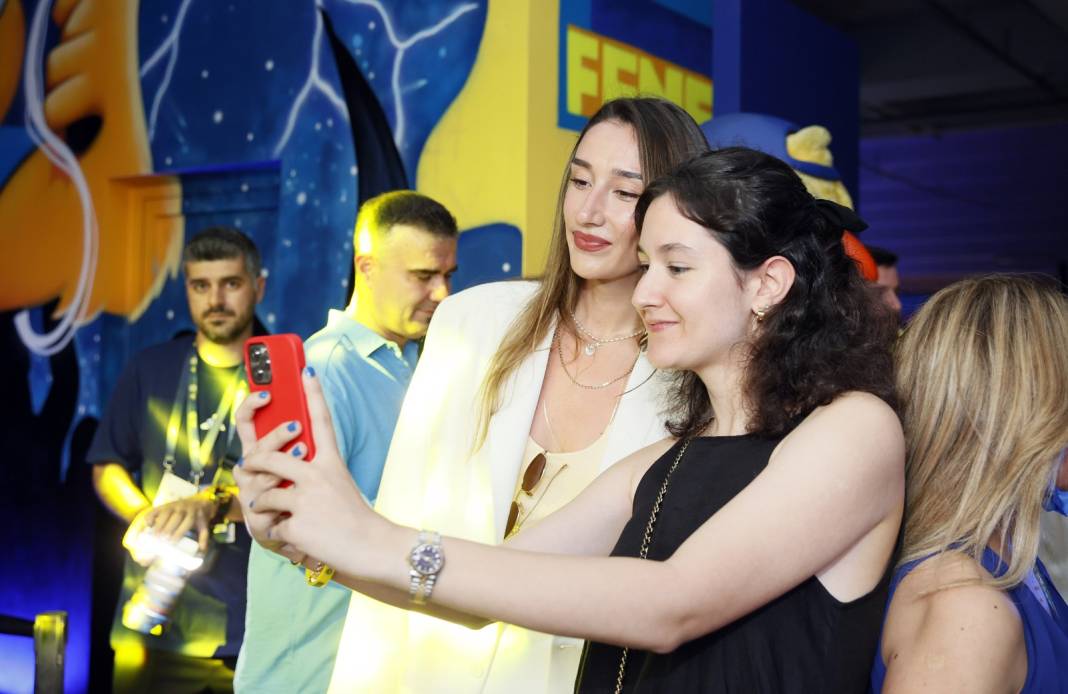 Hande Baladın beyazlar içinde bir anda ortaya çıktı: Geceye damga vurdu 5